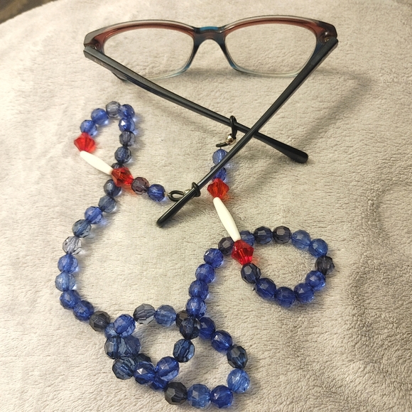Red and Blue Beaded Eyeglasses Chain - Picture 1 of 3